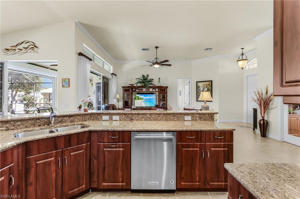 2027 SE 25th Ter, Cape Coral, FL 33904 Photo