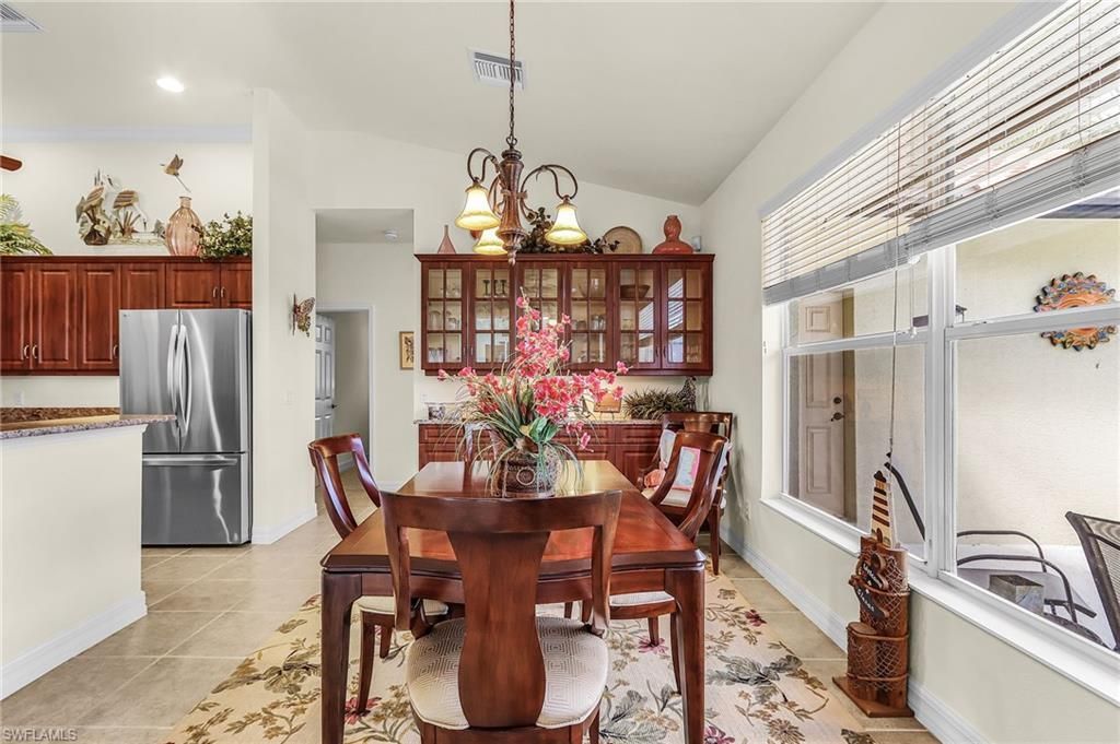 2027 SE 25th Ter, Cape Coral, FL 33904 Photo