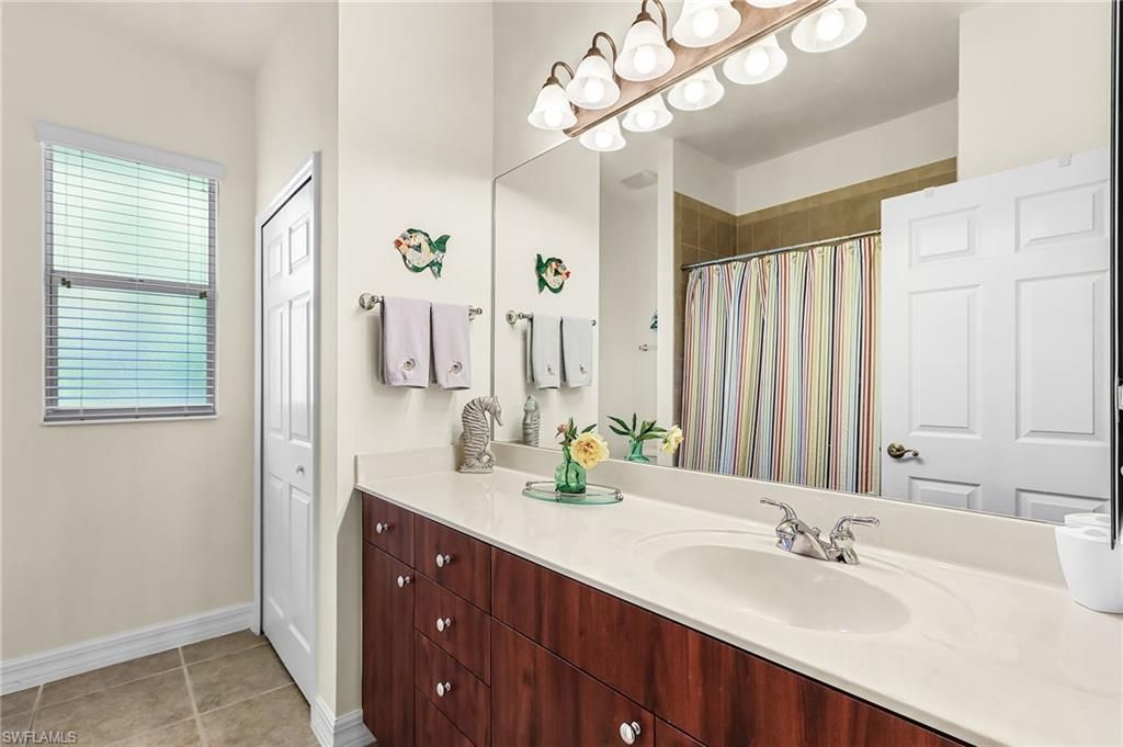 2027 SE 25th Ter, Cape Coral, FL 33904 Photo