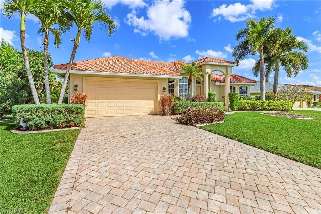 2027 SE 25th Ter, Cape Coral, FL 33904 Photo