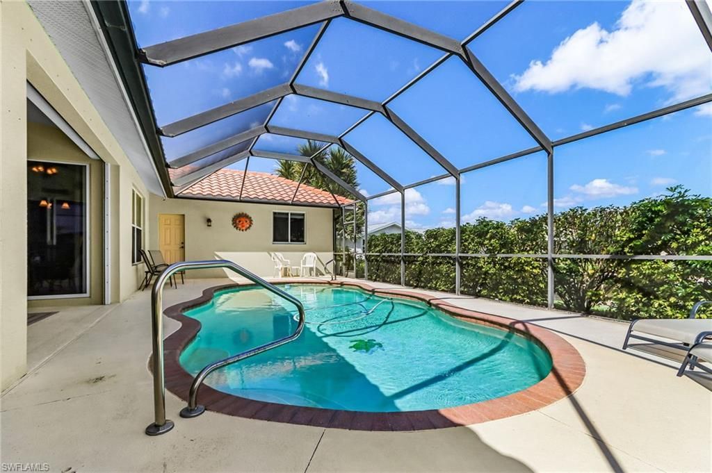 2027 SE 25th Ter, Cape Coral, FL 33904 Photo