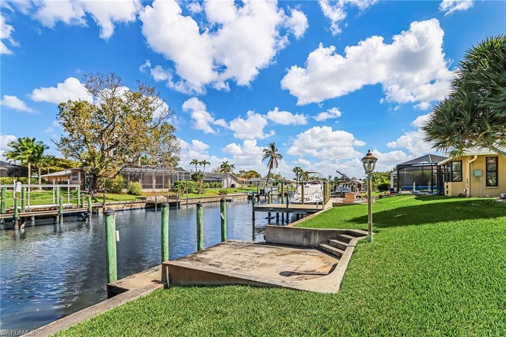 2027 SE 25th Ter, Cape Coral, FL 33904 Photo