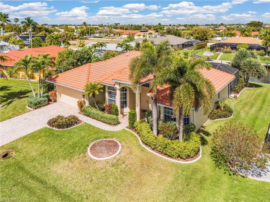 2027 SE 25th Ter, Cape Coral, FL 33904 Photo