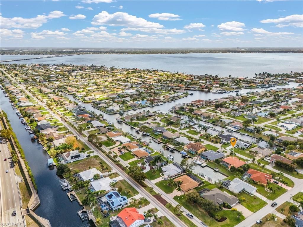 2027 SE 25th Ter, Cape Coral, FL 33904 Photo