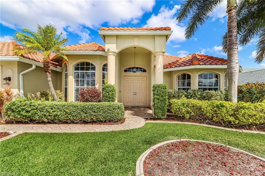2027 SE 25th Ter, Cape Coral, FL 33904 Photo
