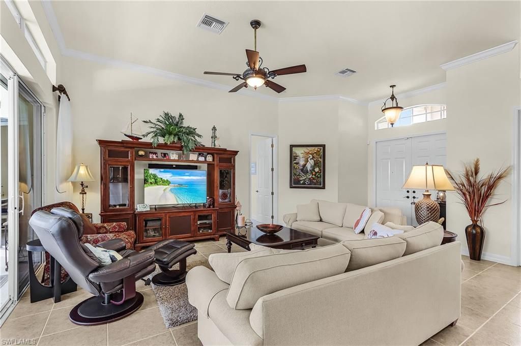 2027 SE 25th Ter, Cape Coral, FL 33904 Photo