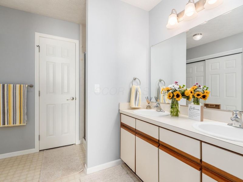 6924 Spruce Pine Drive, Columbus, OH 43235 Photo 10