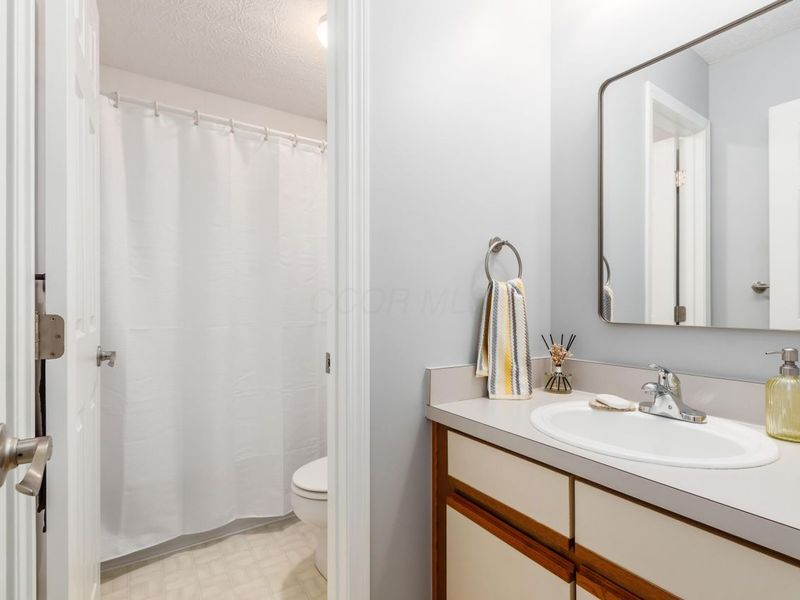 6924 Spruce Pine Drive, Columbus, OH 43235 Photo 14