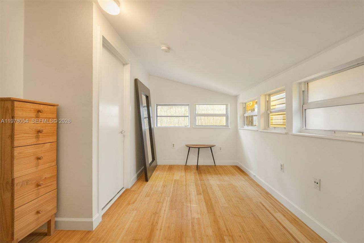 3041 Calusa St , Coconut Grove, FL 33133 Photo