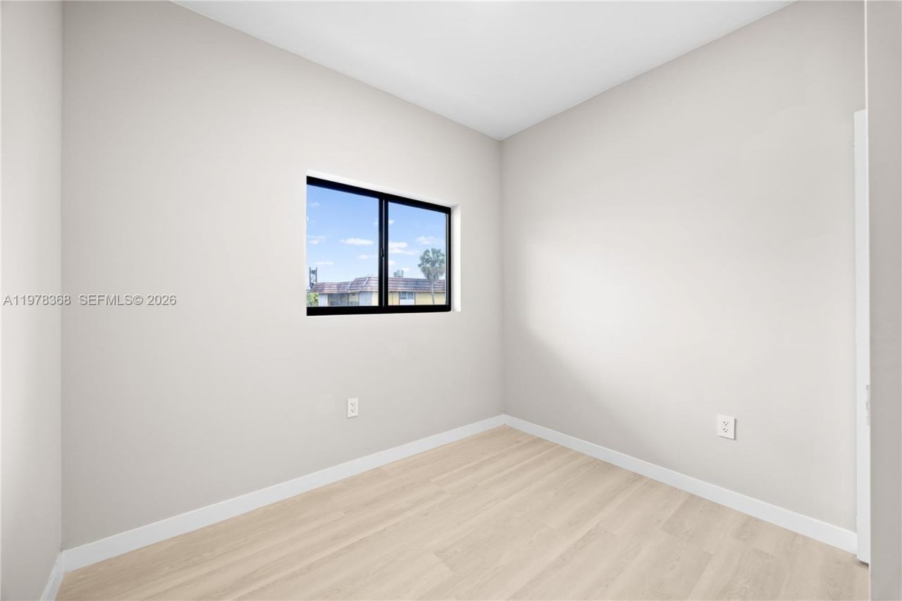 630 NE 166th St , Unit 3, Miami, FL 33162 Photo