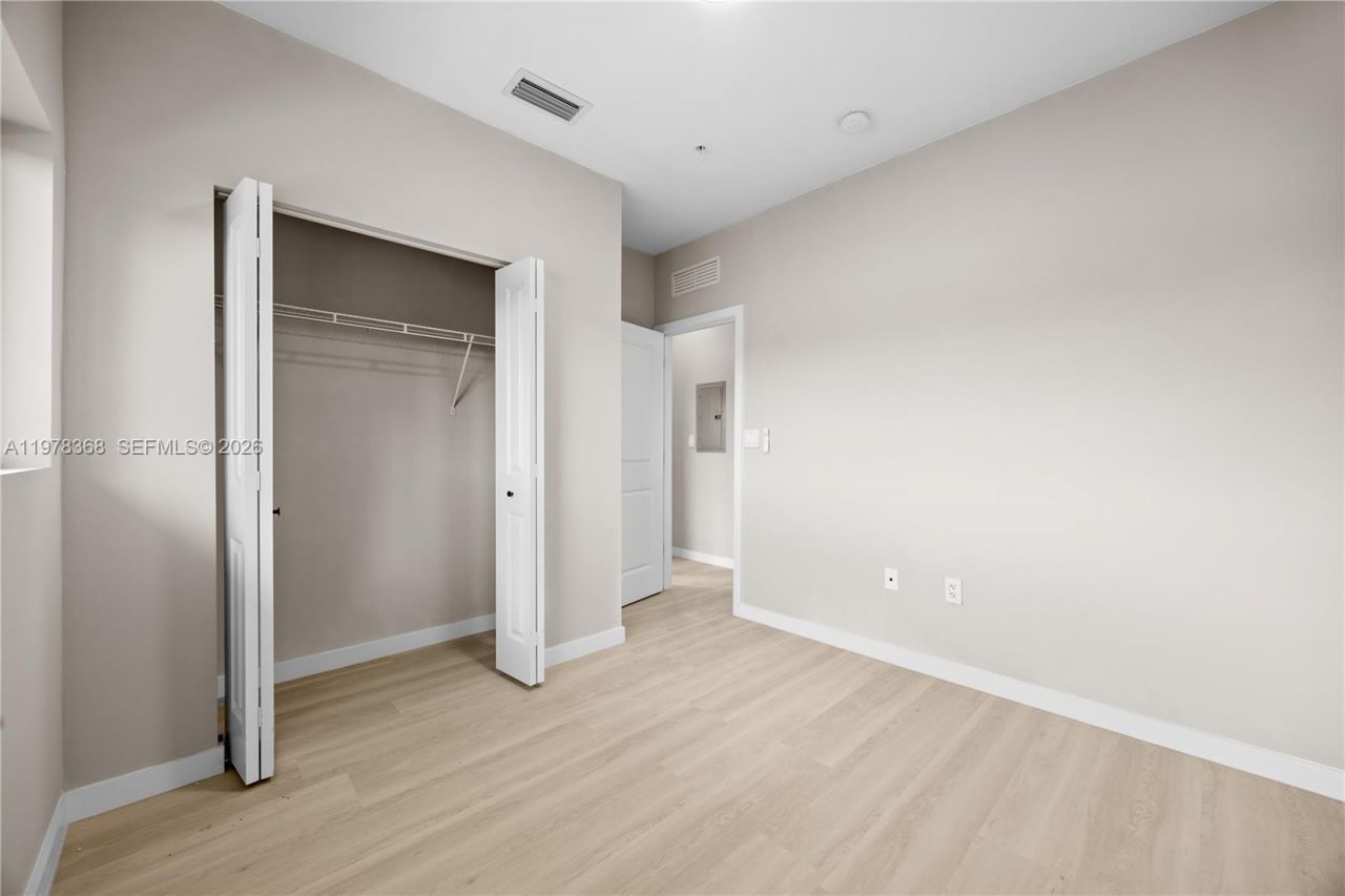 630 NE 166th St , Unit 3, Miami, FL 33162 Photo