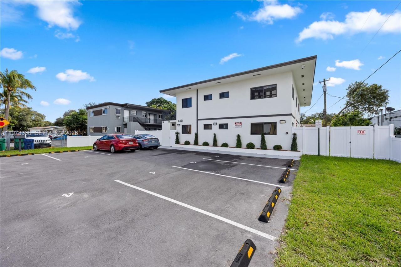 630 NE 166th St , Unit 3, Miami, FL 33162 Photo