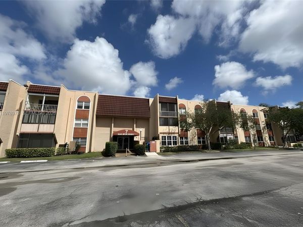 8280 SW 24th St, Unit 7104, North Lauderdale, FL 33068