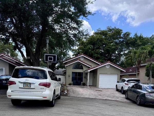 2370 NW 122nd drive , Coral Springs, FL 33065