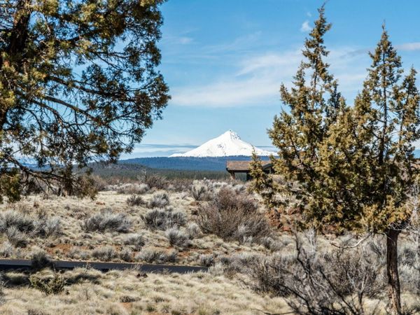 70060 Annies Drive, Sisters, OR 97759