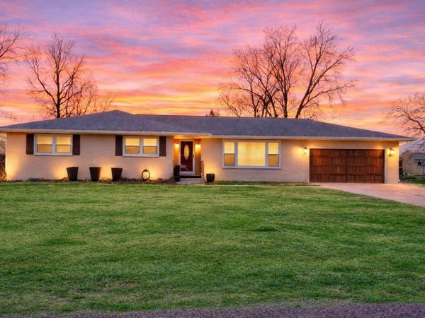 1931 W 4th Street , Centralia, IL 62801