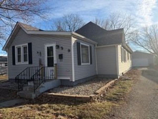 209 8th Avenue , Mendota, IL 61342