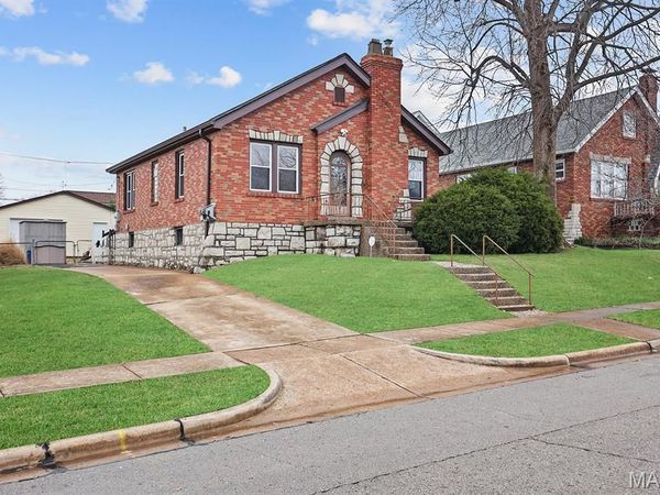 817 Karlsruhe Place , Unincorporated, MO 63125