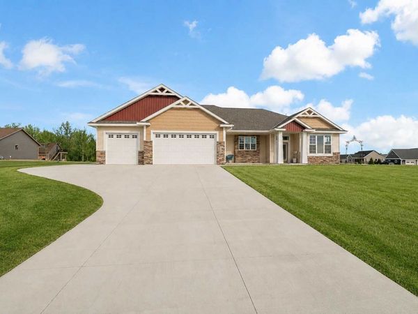 1013 Birch Avenue NE, Montgomery, MN 56069