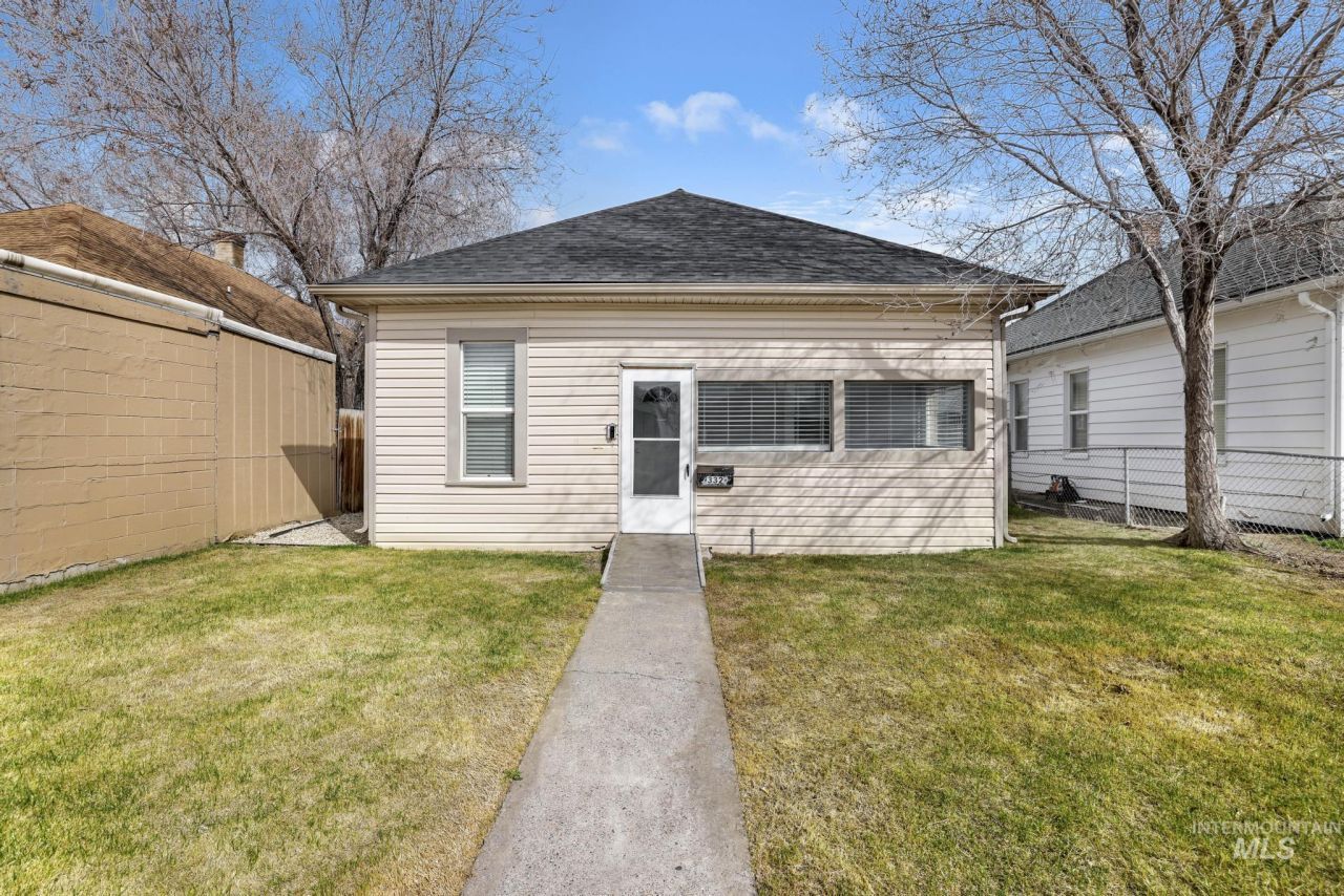 332 4th Ave W, Twin Falls, ID 83301 Main Photo