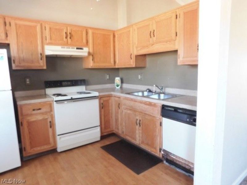 5326 Millcreek Boulevard, Unit A-4, Brunswick Hills, OH 44212 Photo 3