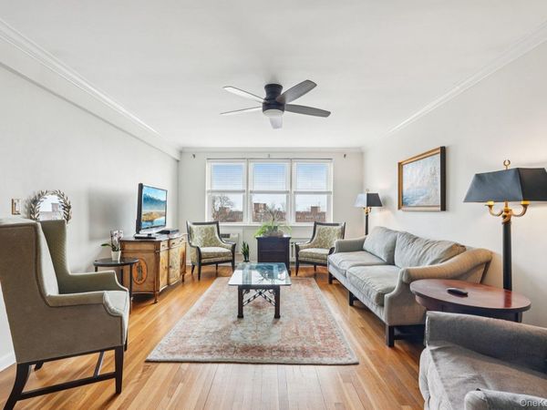 4 4 Putnam Hill , Unit 4F, Greenwich, NY 06830