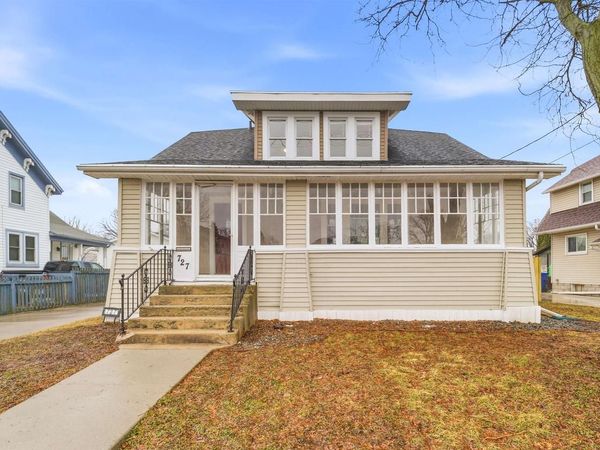 727 1ST STREET, Menasha, WI 54952