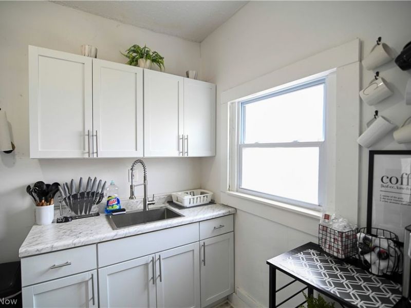 1856 Lampson Road , Unit DW, Cleveland, OH 44112 Photo 11