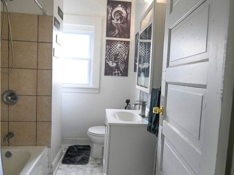 1856 Lampson Road , Unit DW, Cleveland, OH 44112 Photo 15