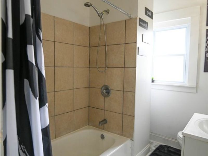 1856 Lampson Road , Unit DW, Cleveland, OH 44112 Photo 16