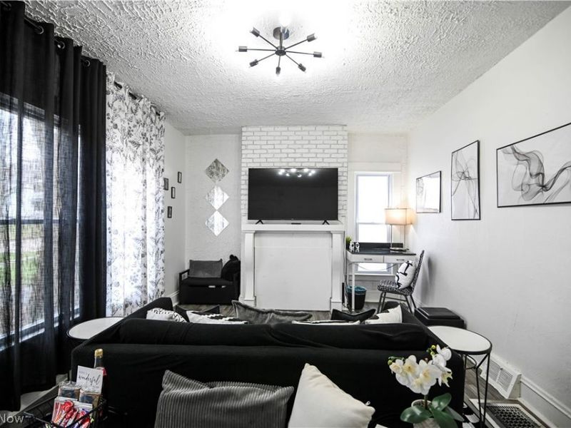 1856 Lampson Road , Unit DW, Cleveland, OH 44112 Photo 2