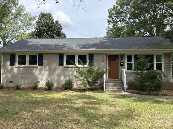 1939 Sandhurst Drive, Charlotte, NC 28205
