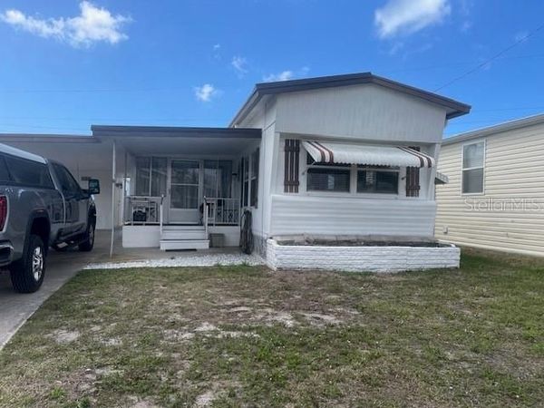 767 N GREEN CIRCLE , VENICE, FL 34285