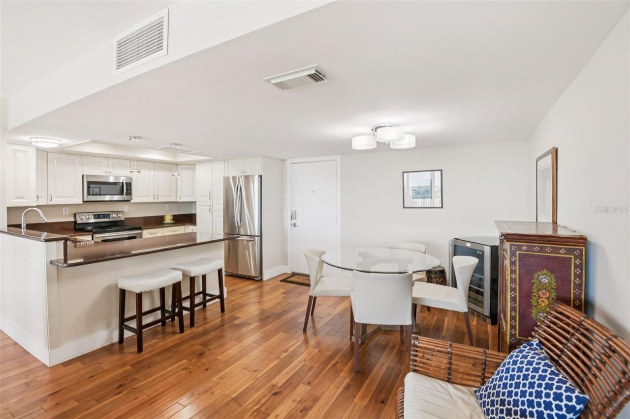 500 Treasure Island Causeway, Unit 711, Treasure Island, FL 33706 Photo