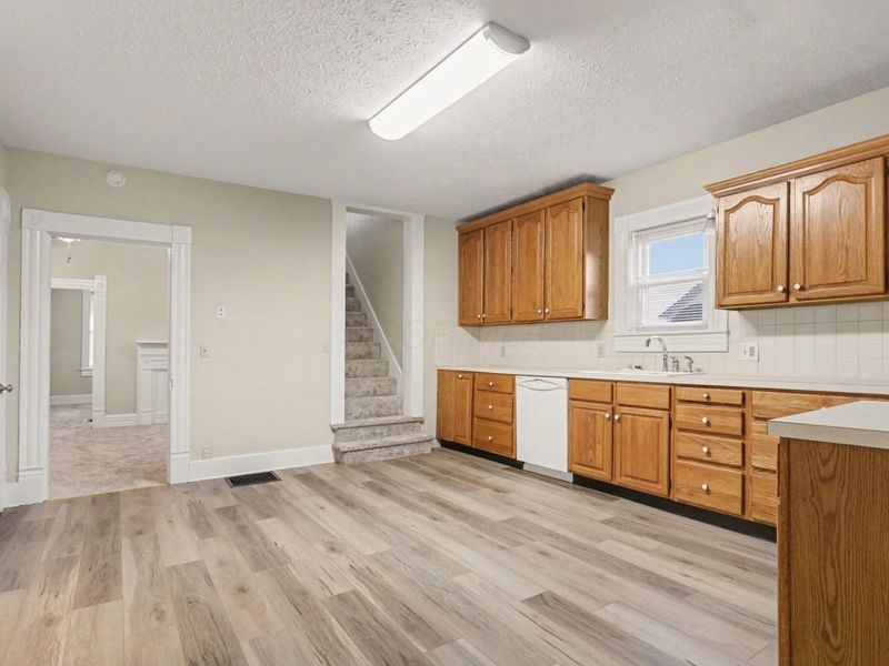 859 E Mulberry Street , Lancaster, OH 43130 Photo 7