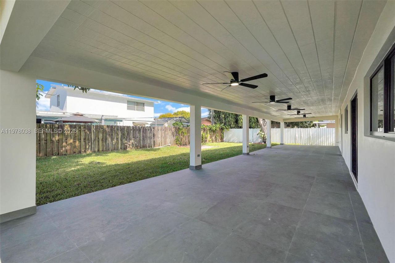 695 W 73 Pl , Hialeah, FL 33014 Photo