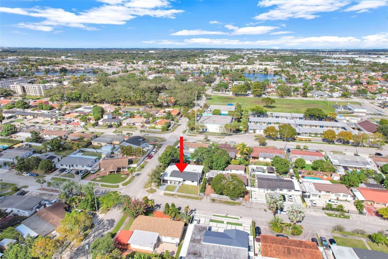 695 W 73 Pl , Hialeah, FL 33014 Photo