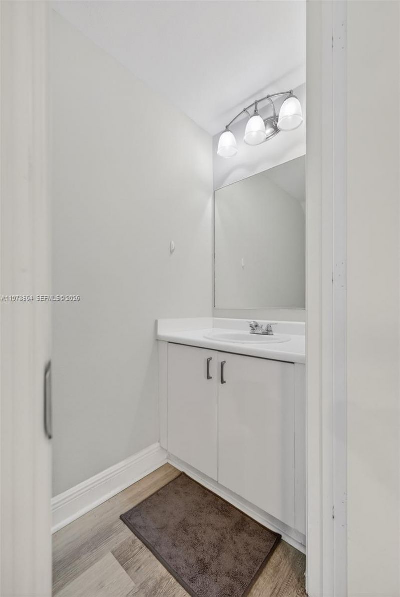 1594 Barcelona Way, Unit 5-18, Weston, FL 33327 Photo