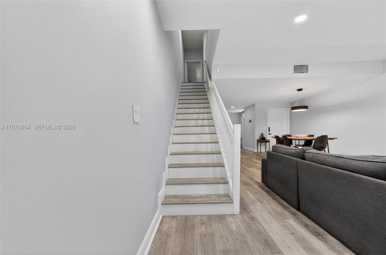 1594 Barcelona Way, Unit 5-18, Weston, FL 33327 Photo