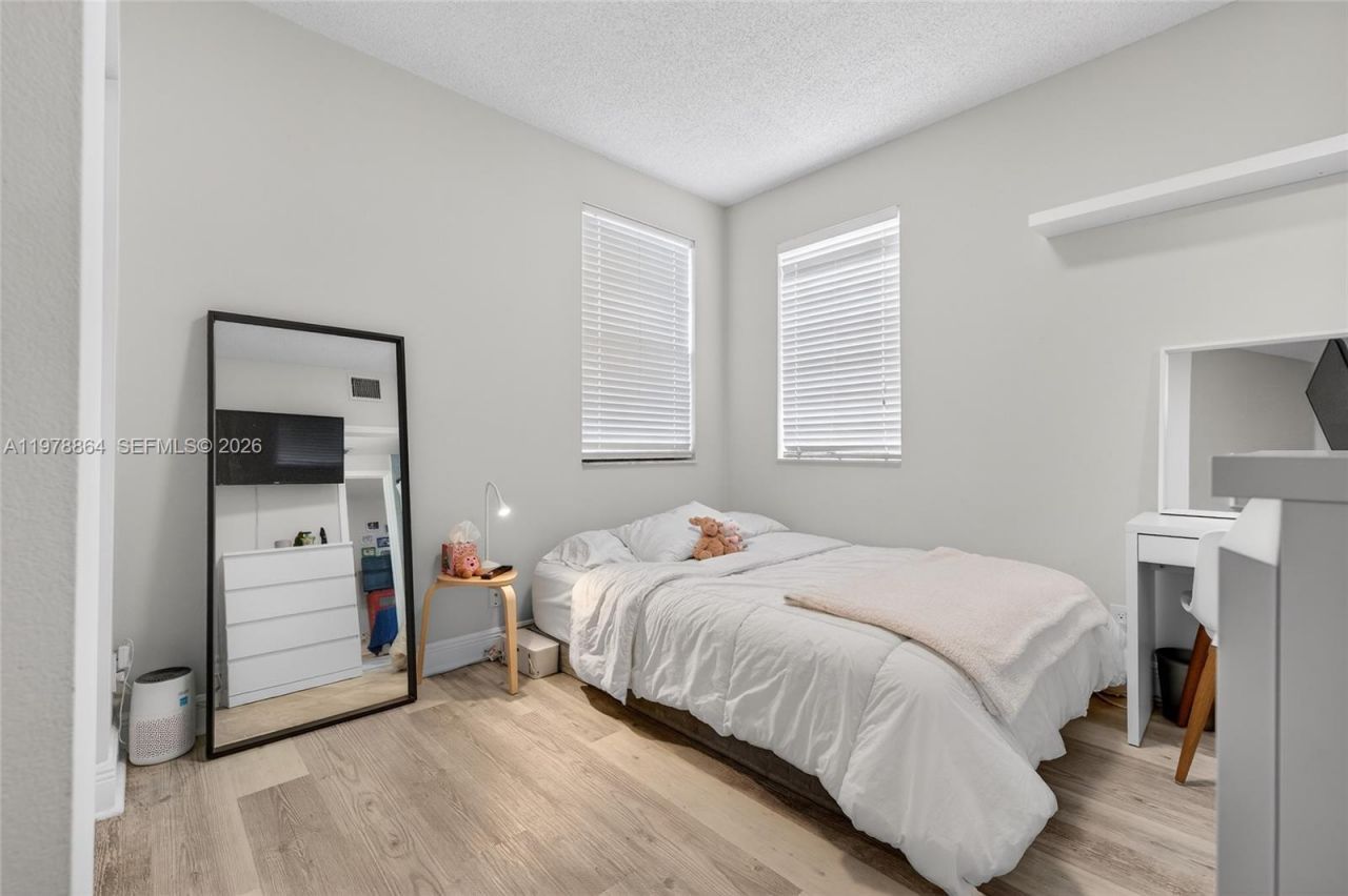 1594 Barcelona Way, Unit 5-18, Weston, FL 33327 Photo