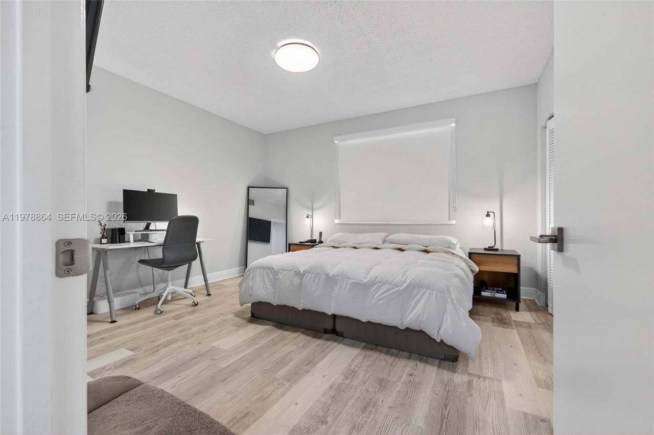 1594 Barcelona Way, Unit 5-18, Weston, FL 33327 Photo