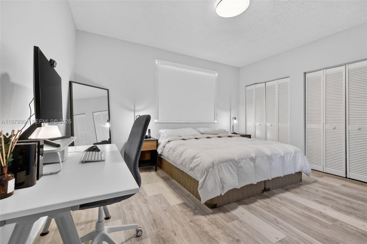 1594 Barcelona Way, Unit 5-18, Weston, FL 33327 Photo