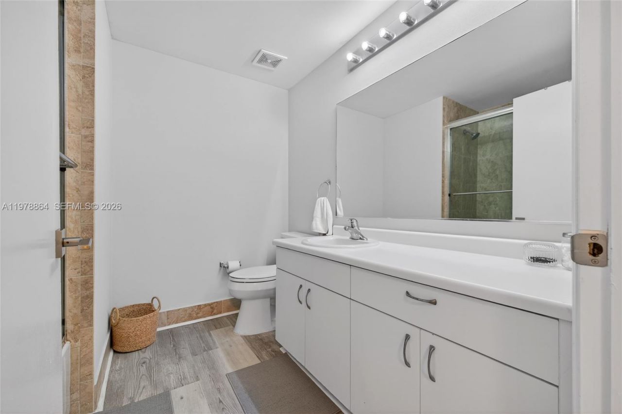 1594 Barcelona Way, Unit 5-18, Weston, FL 33327 Photo