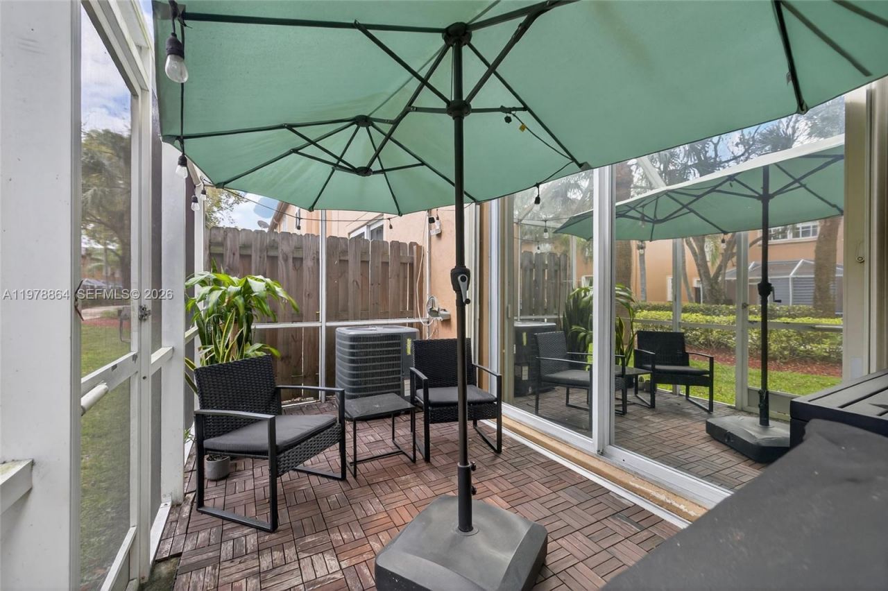 1594 Barcelona Way, Unit 5-18, Weston, FL 33327 Photo