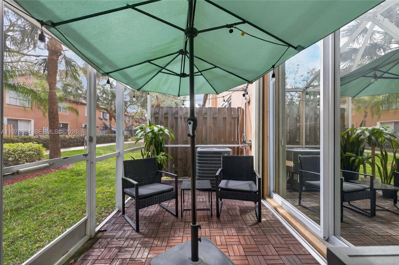 1594 Barcelona Way, Unit 5-18, Weston, FL 33327 Photo