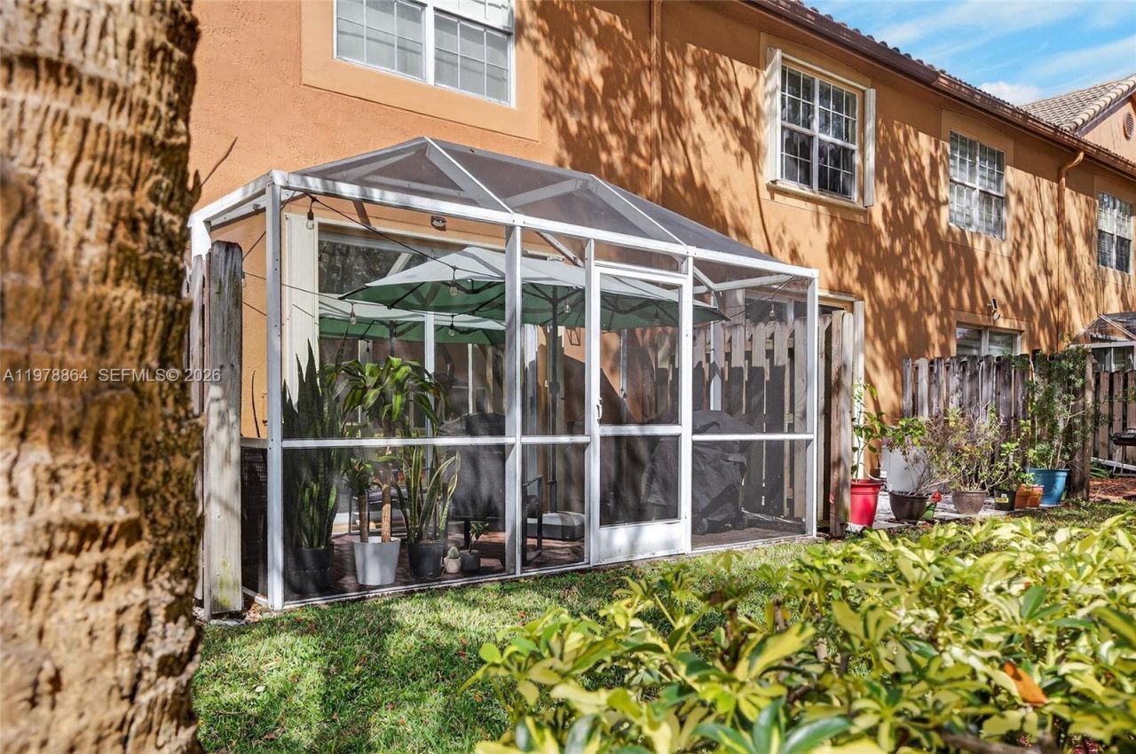 1594 Barcelona Way, Unit 5-18, Weston, FL 33327 Photo