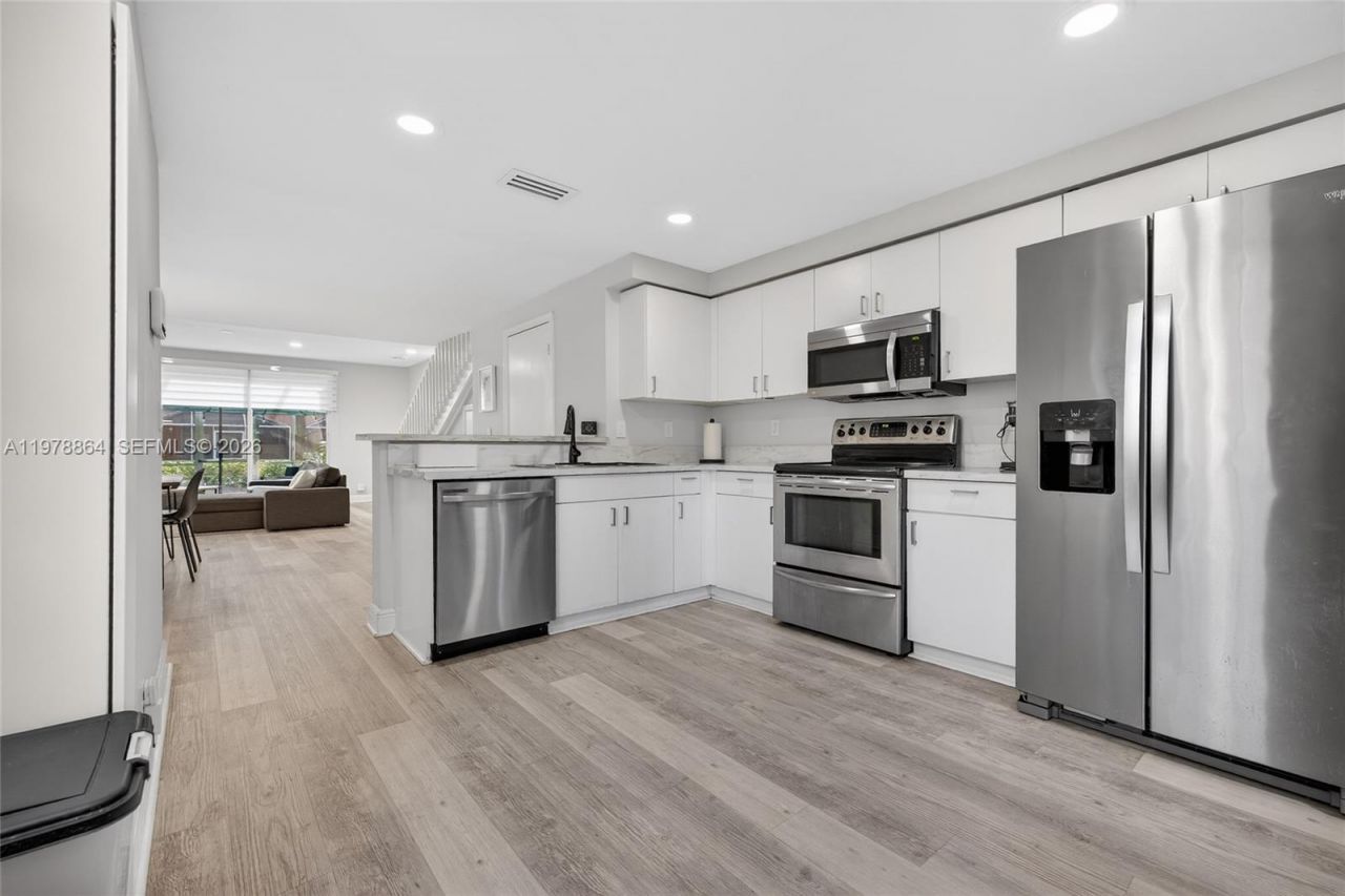 1594 Barcelona Way, Unit 5-18, Weston, FL 33327 Photo