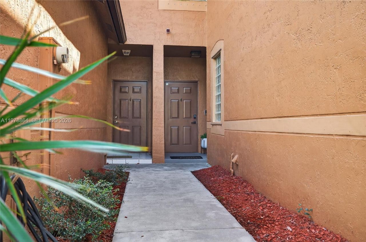 1594 Barcelona Way, Unit 5-18, Weston, FL 33327 Photo