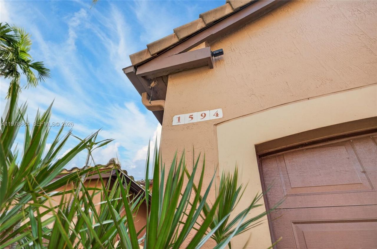 1594 Barcelona Way, Unit 5-18, Weston, FL 33327 Photo