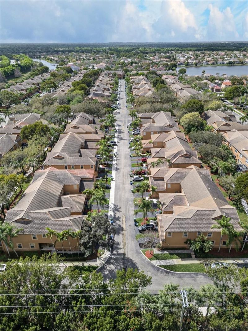 1594 Barcelona Way, Unit 5-18, Weston, FL 33327 Photo
